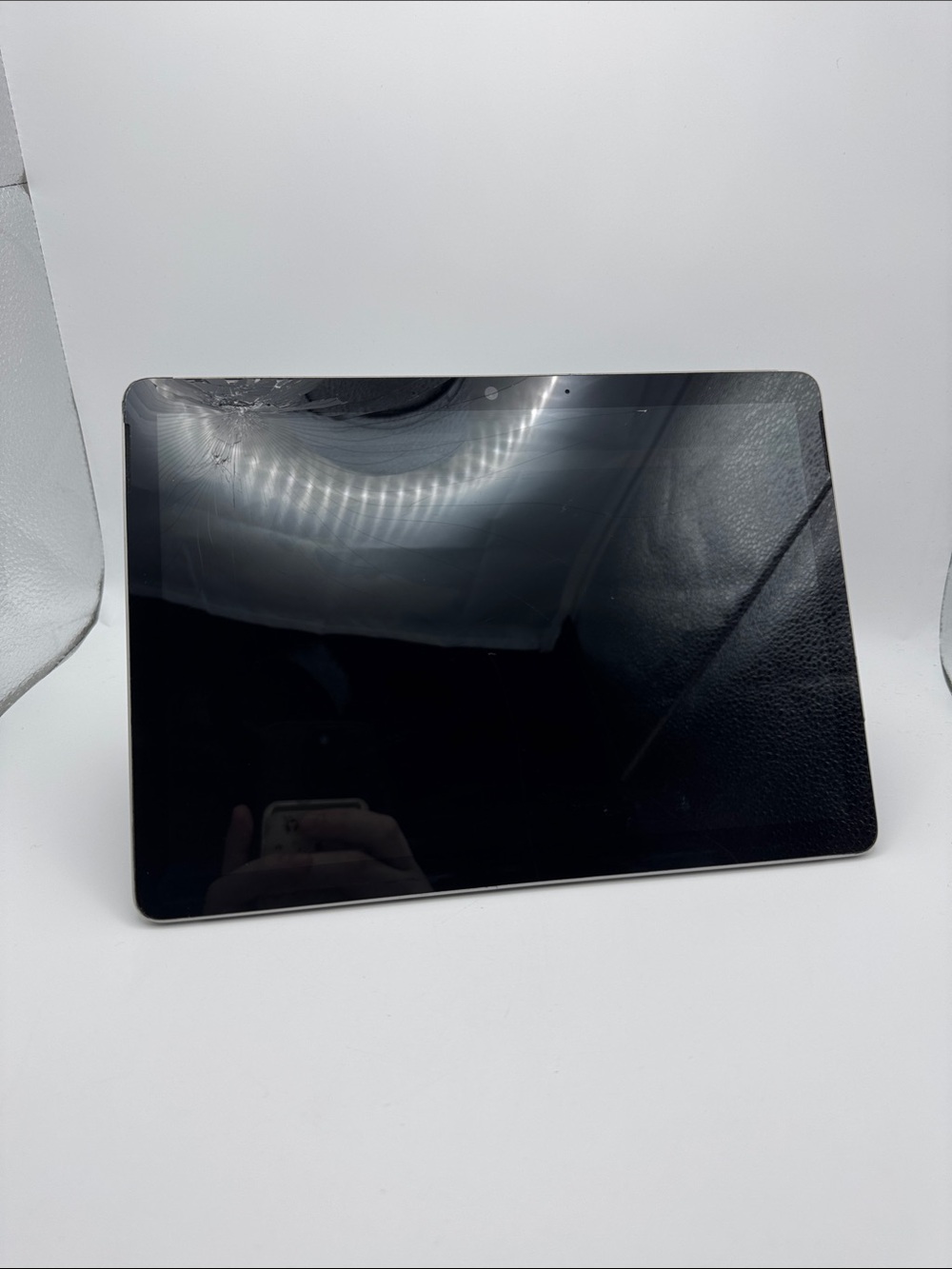 Microsoft Surface GO 2 1926 64GB Windows 10 PARTS ONLY AS IS